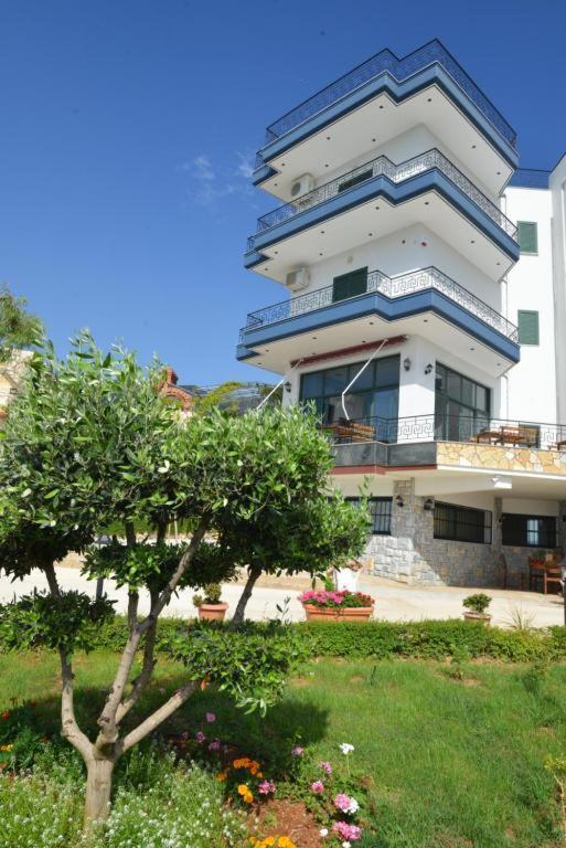 Hotel Artisti Vlore Exterior photo