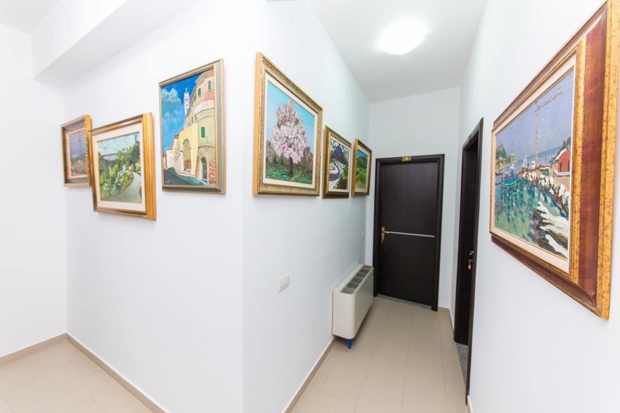 Hotel Artisti Vlore Exterior photo