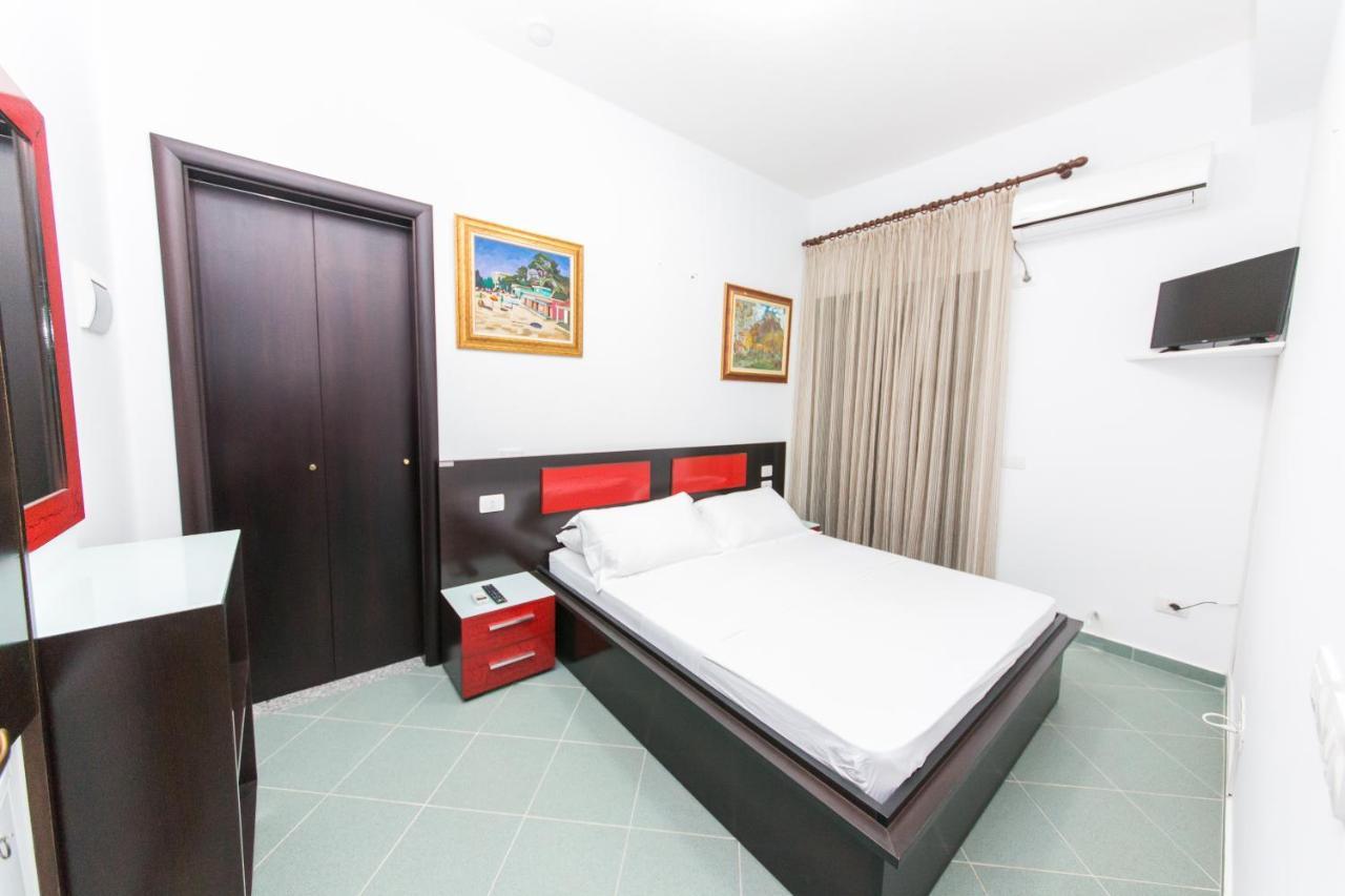 Hotel Artisti Vlore Exterior photo